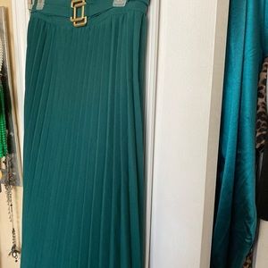 Emerald Green Women’s Plus Size Pleated Skirt